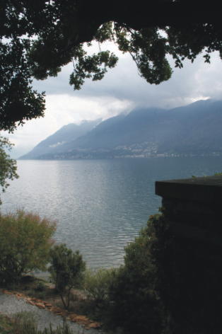 picture of lago maggiore